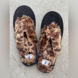 Corky’s Black With Cheetah Print Fur Women’s Slippers Size 11 NWOT